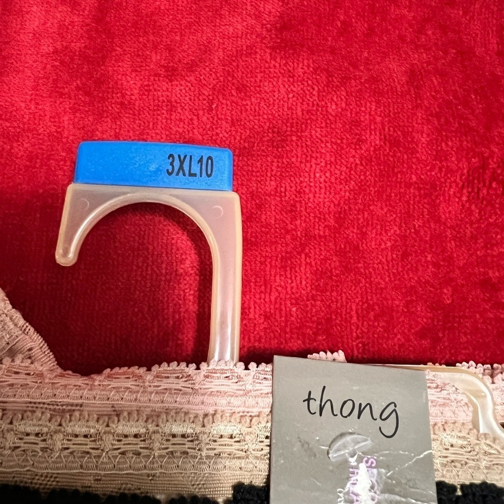 Thongs - Picture 3 of 3